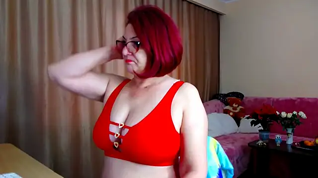 Snapshot of EdithCharm chatting on 12/04/25, 01:53 EdithCharm online show from 12/04/25, 01:53