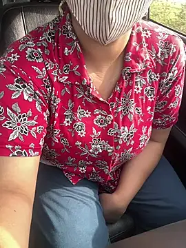 Snapshot of poision51 chatting on 03/11/25, 04:32 poision51 online show from 03/11/25, 04:32