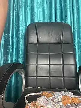 Snapshot of poision51 chatting on 11/11/25, 04:01 poision51 online show from 11/11/25, 04:01