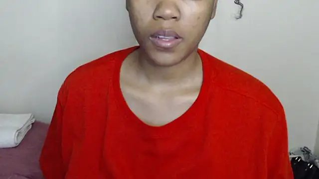 Snapshot of Busty-Londie chatting on 09/14/25, 04:00 Busty-Londie online show from 09/14/25, 04:00