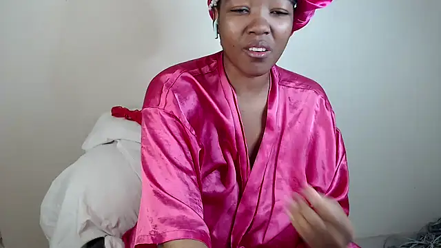 Snapshot of Busty-Londie chatting on 10/02/25, 10:00 Busty-Londie online show from 10/02/25, 10:00