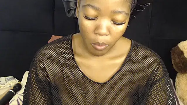 Snapshot of Busty-Londie chatting on 12/15/25, 03:49 Busty-Londie online show from 12/15/25, 03:49