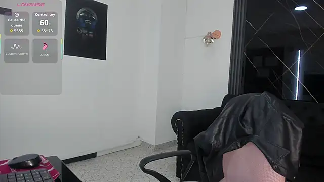 miacarperr1 online show from 02/13/26, 08:49