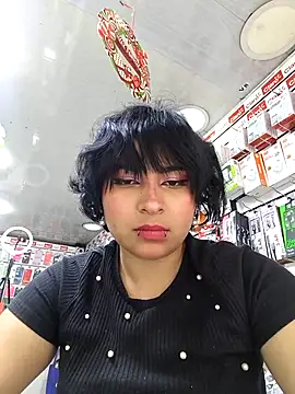 Snapshot of TioreHentai chatting on 12/15/25, 08:46 TioreHentai online show from 12/15/25, 08:46