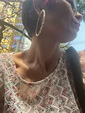 Snapshot of MireyaTorresGu chatting on 01/21/25, 05:20 MireyaTorresGu online show from 01/21/25, 05:20