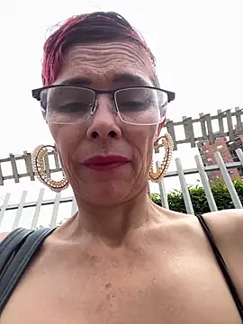 Snapshot of MireyaTorresGu chatting on 02/06/25, 06:24 MireyaTorresGu online show from 02/06/25, 06:24