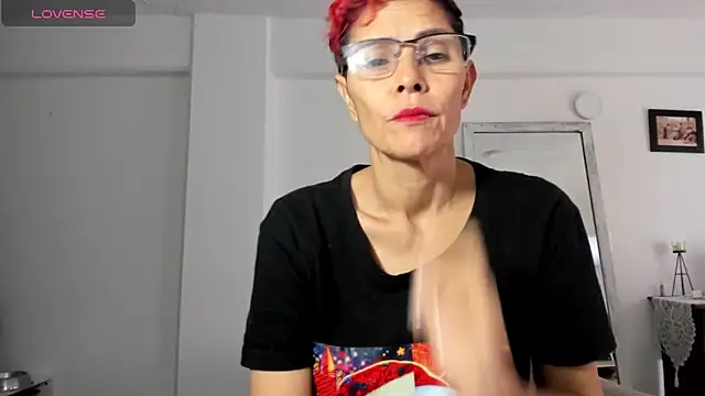 Snapshot of MireyaTorresGu chatting on 02/13/25, 02:09 MireyaTorresGu online show from 02/13/25, 02:09