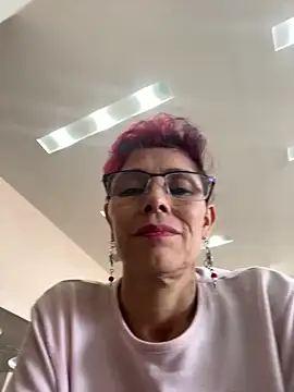 Snapshot of MireyaTorresGu chatting on 02/17/25, 05:53 MireyaTorresGu online show from 02/17/25, 05:53