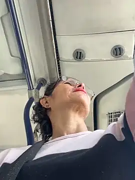 Snapshot of MireyaTorresGu chatting on 09/25/25, 03:16 MireyaTorresGu online show from 09/25/25, 03:16