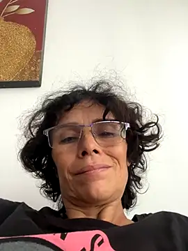 Snapshot of MireyaTorresGu chatting on 12/02/25, 10:05 MireyaTorresGu online show from 12/02/25, 10:05