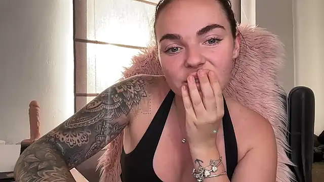 yorkshiregal online show from 03/10/25, 04:46