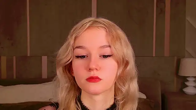 Snapshot of NaomiLoys chatting on 02/09/25, 05:11 NaomiLoys online show from 02/09/25, 05:11