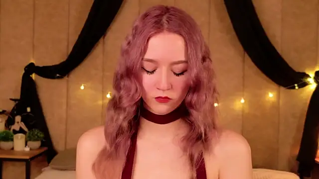 Snapshot of NaomiLoys chatting on 09/30/25, 04:12 NaomiLoys online show from 09/30/25, 04:12