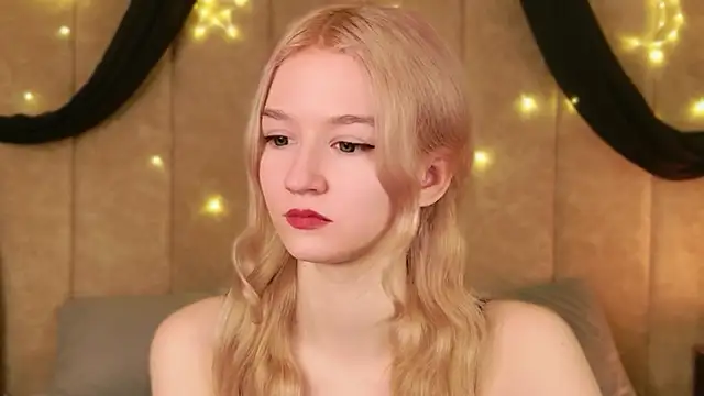 NaomiLoys online show from 02/17/26, 10:45