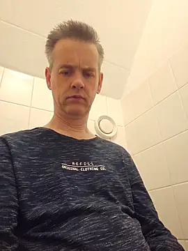 Snapshot of Hectorthyssen1 chatting on 06/11/26, 01:09 Hectorthyssen1 online show from 06/11/26, 01:09
