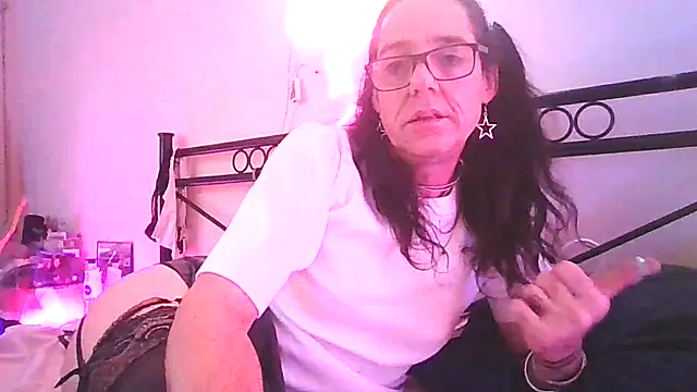 ingrid1982 online show from 09/24/25, 03:43