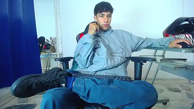 Zacktk7 online show from 12/06/24, 11:14