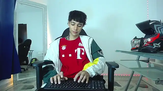 Zacktk7 online show from 12/11/24, 11:10