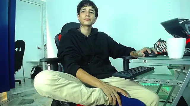 Zacktk7 online show from 12/16/24, 11:39