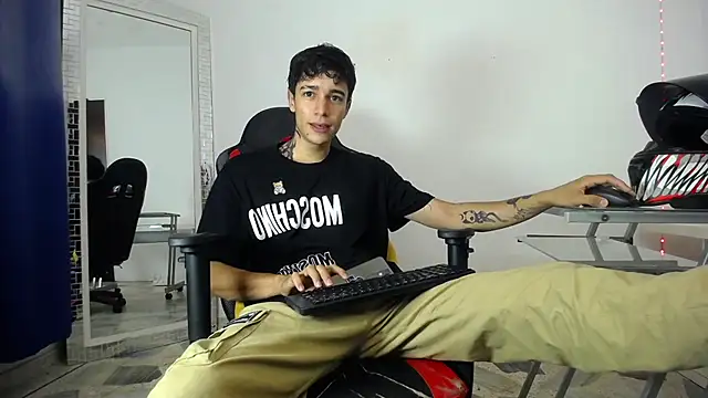 Zacktk7 online show from 01/13/25, 07:42