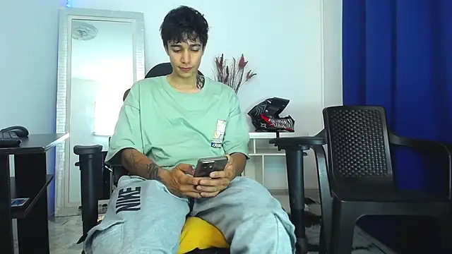 Zacktk7 online show from 02/03/25, 07:42