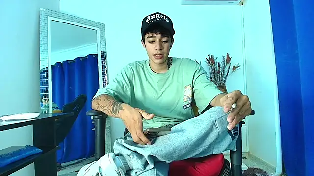 Zacktk7 online show from 02/14/25, 07:54