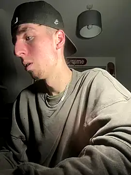 MikesWood21 online show from 12/05/24, 01:36