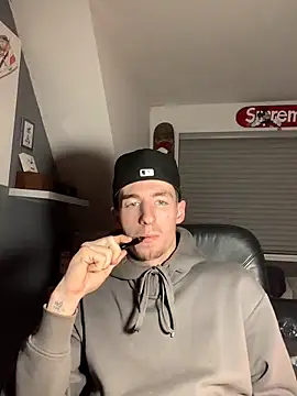 MikesWood21 online show from 12/07/24, 07:21