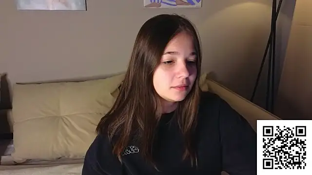 Snapshot of Leela_sun chatting on 11/12/25, 09:10 Leela sun online show from 11/12/25, 09:10