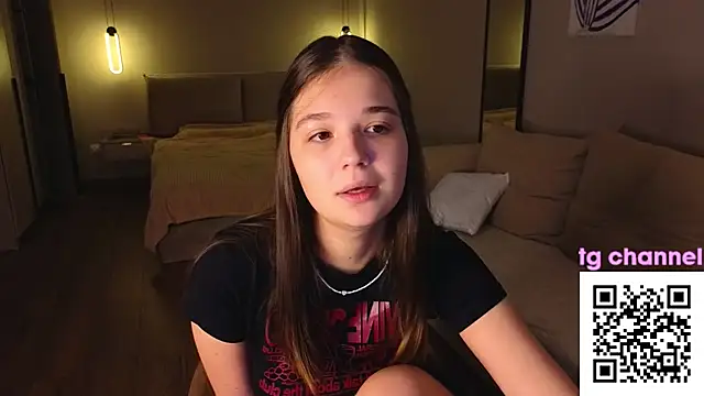 Snapshot of Leela_sun chatting on 11/29/25, 07:55 Leela sun online show from 11/29/25, 07:55