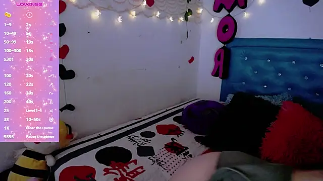 Snapshot of zarquita99 chatting on 02/26/25, 12:36 zarquita99 online show from 02/26/25, 12:36