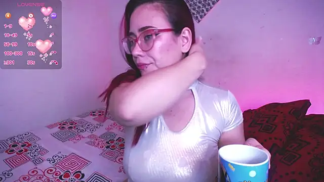 Snapshot of zarquita99 chatting on 10/31/25, 09:32 zarquita99 online show from 10/31/25, 09:32