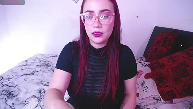 Snapshot of zarquita99 chatting on 11/15/25, 08:55 zarquita99 online show from 11/15/25, 08:55