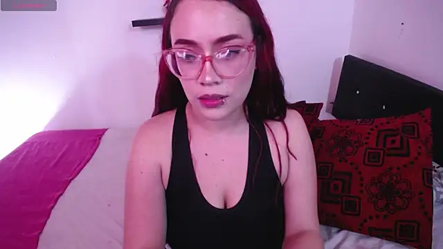 Snapshot of zarquita99 chatting on 12/18/25, 12:49 zarquita99 online show from 12/18/25, 12:49