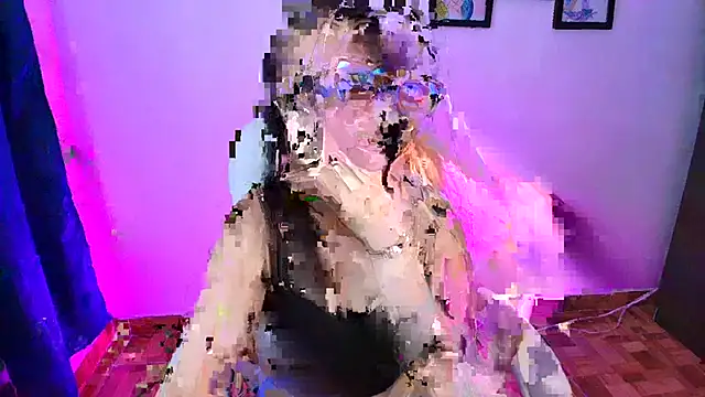 mariaan m  online show from 10/27/25, 10:14