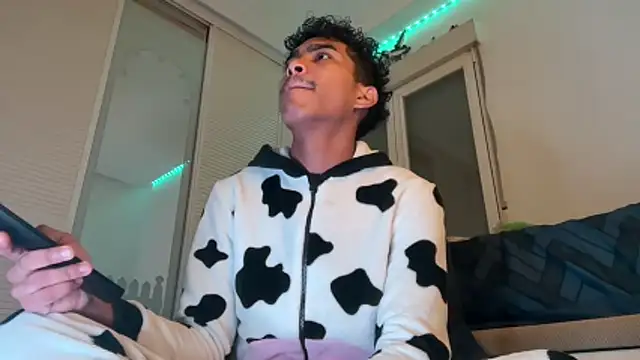 Ryan-hot online show from 11/30/25, 12:31