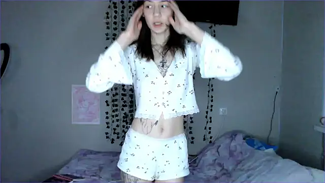 Snapshot of Cyber_hoe chatting on 12/22/24, 12:50 Cyber hoe online show from 12/22/24, 12:50