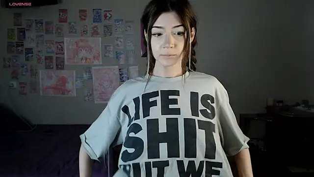 Snapshot of Cyber_hoe chatting on 03/13/25, 07:06 Cyber hoe online show from 03/13/25, 07:06