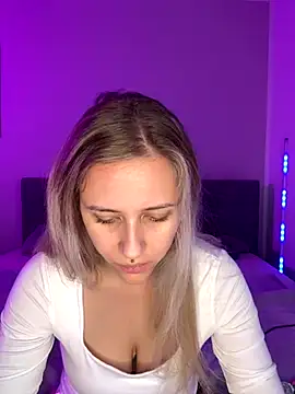 lunawolf21 online show from 11/25/25, 07:30