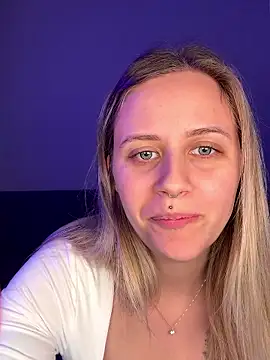 lunawolf21 online show from 01/05/26, 06:44