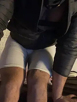 Snapshot of mikemacluffy chatting on 12/28/24, 05:03 mikemacluffy online show from 12/28/24, 05:03