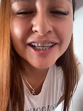 Snapshot of Keittly_ chatting on 12/11/24, 02:22 Keittly online show from 12/11/24, 02:22