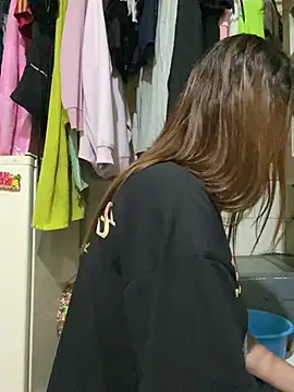 Snapshot of Keittly_ chatting on 12/19/24, 12:45 Keittly online show from 12/19/24, 12:45