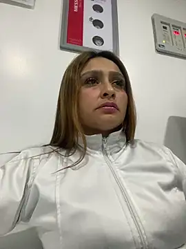 Snapshot of Keittly_ chatting on 02/19/25, 08:22 Keittly online show from 02/19/25, 08:22