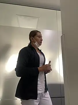 Snapshot of Keittly_ chatting on 03/18/25, 06:48 Keittly online show from 03/18/25, 06:48