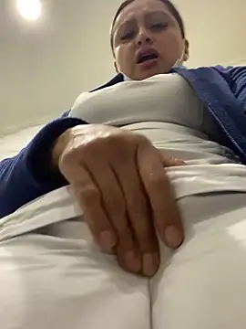 Snapshot of Keittly_ chatting on 11/18/25, 06:45 Keittly online show from 11/18/25, 06:45