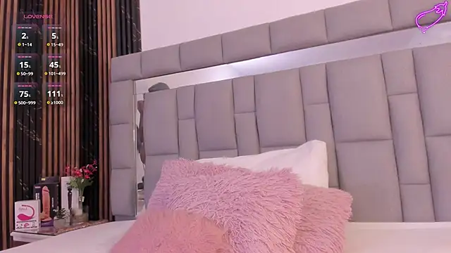 vivianne scott online show from 11/14/25, 12:04