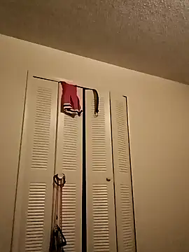 Snapshot of BOSKING1018 chatting on 12/01/24, 11:36 BOSKING1018 online show from 12/01/24, 11:36