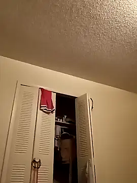 Snapshot of BOSKING1018 chatting on 12/04/24, 11:13 BOSKING1018 online show from 12/04/24, 11:13