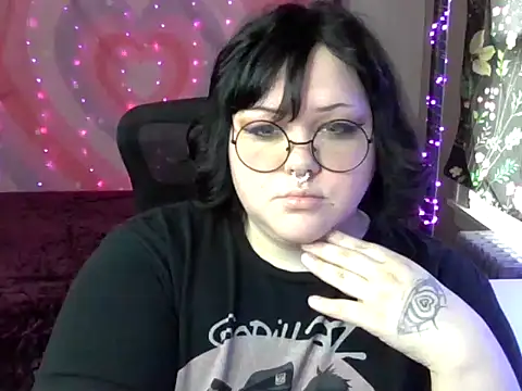 Snapshot of Flamefairy710 chatting on 12/03/24, 04:17 Flamefairy710 online show from 12/03/24, 04:17
